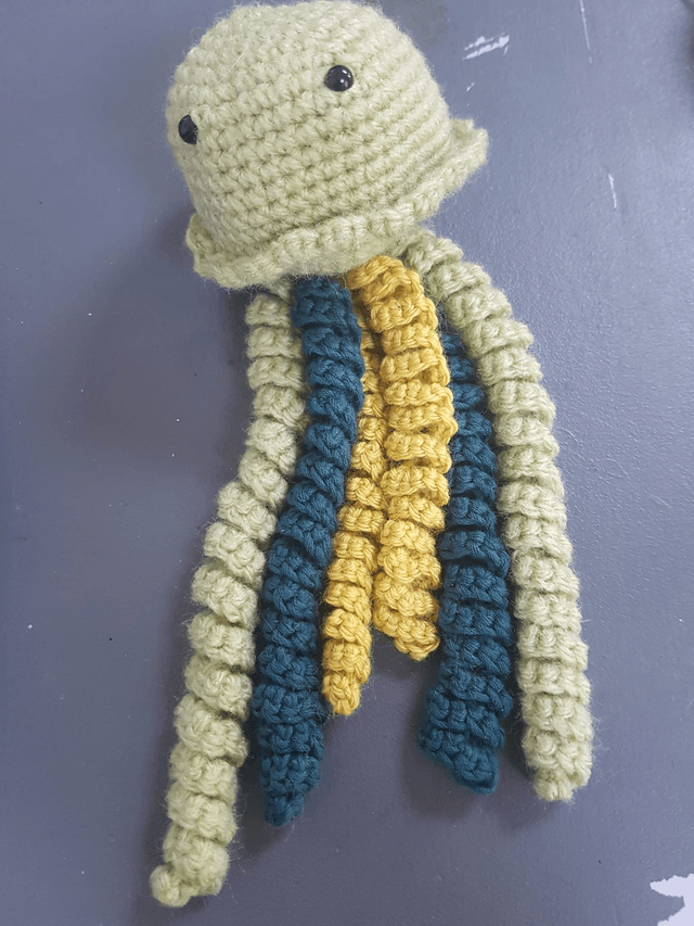 Doudou Méduse au Crochet – Un compagnon tout doux pour bébé